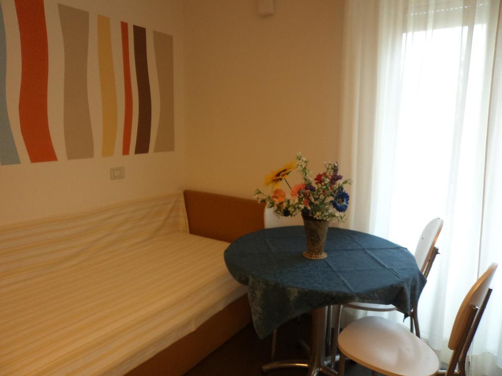 Residence Nocchiero Riccione Pokoj fotografie